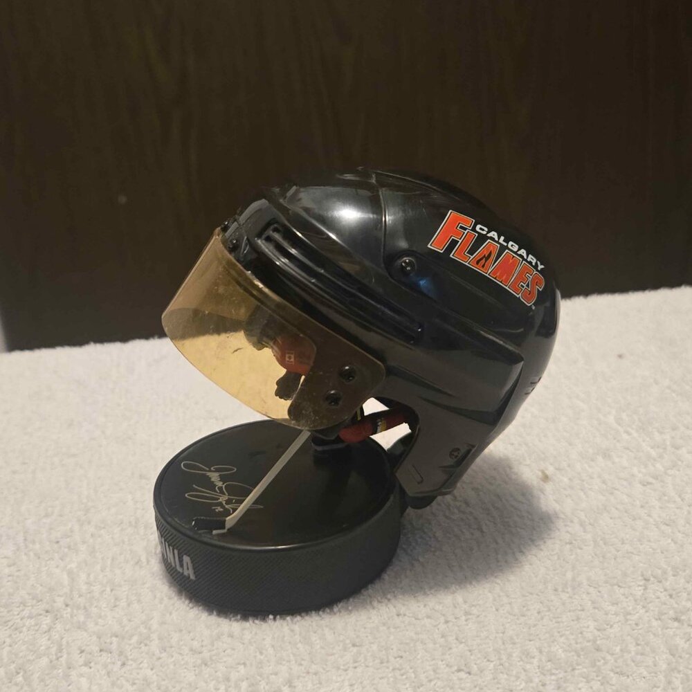 Calgary Flames Fan Lot - 4 Collectible Items - Picture 6 of 10